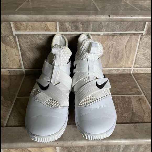 lebron solider 12s - Picture 3 of 3